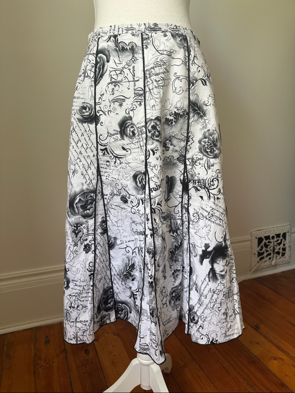 LAURA PETITES Vintage 100% Cotton Romantic Floral Gothic Midi Skirt Size 4